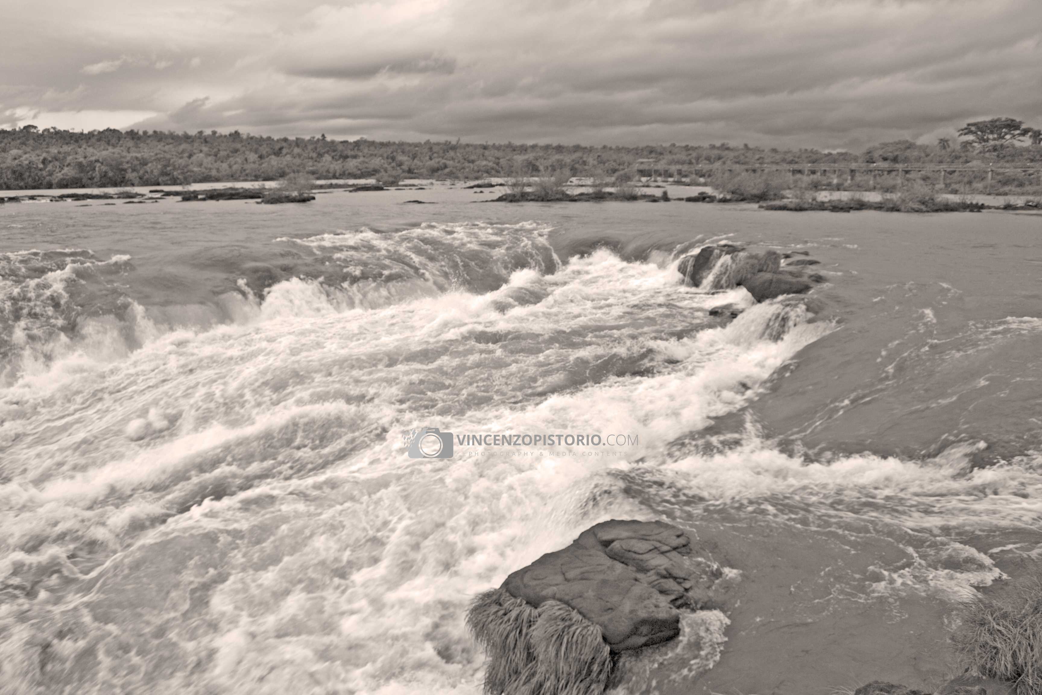 Iguazú Falls at Argentinian Side – BW