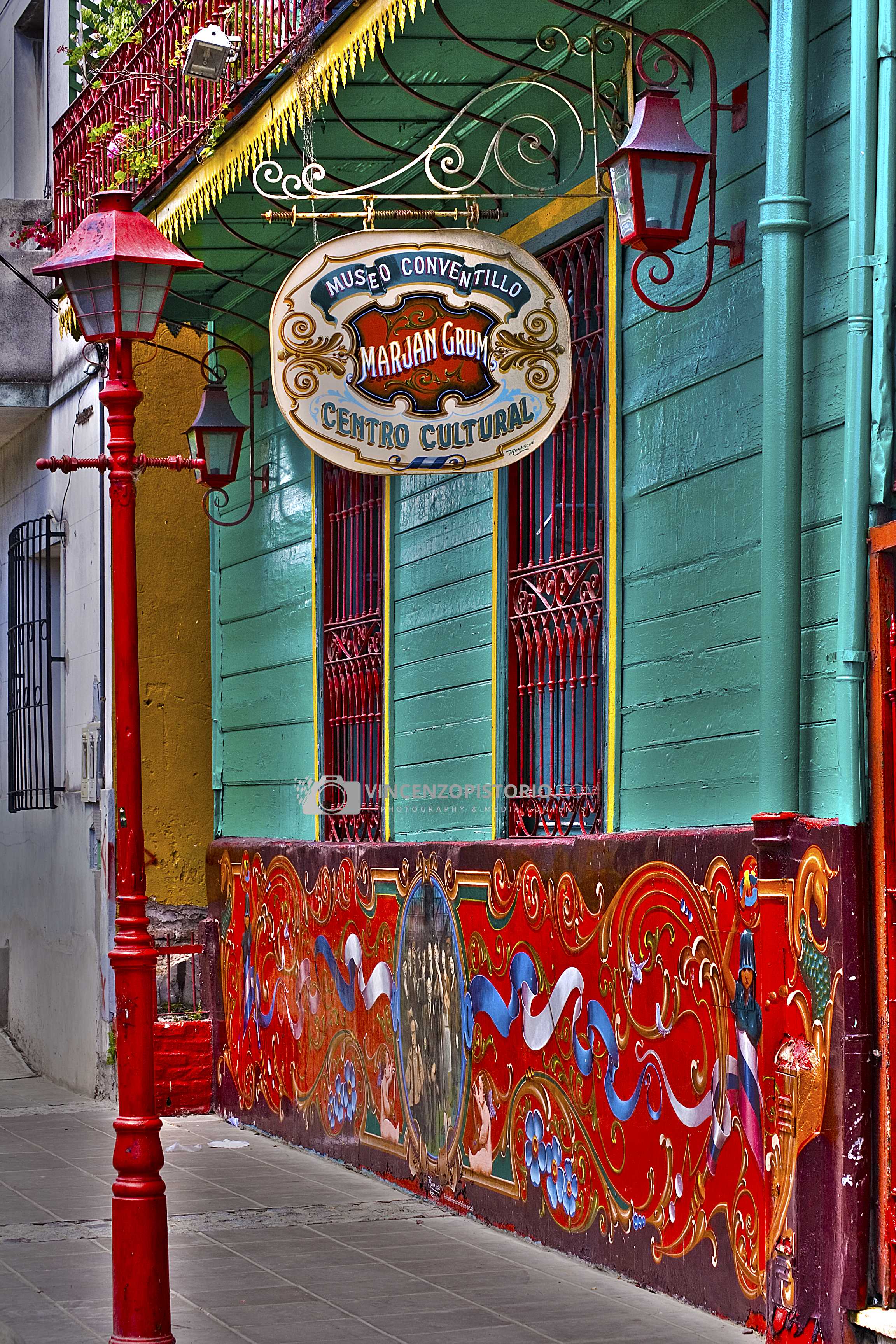 Lamps at La Boca – HDR